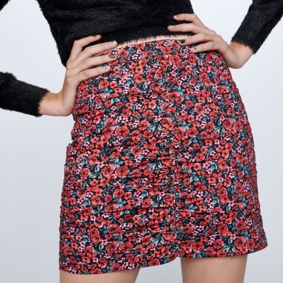 Zara Dresses & Skirts - Zara NWT Floral Mini Skirt